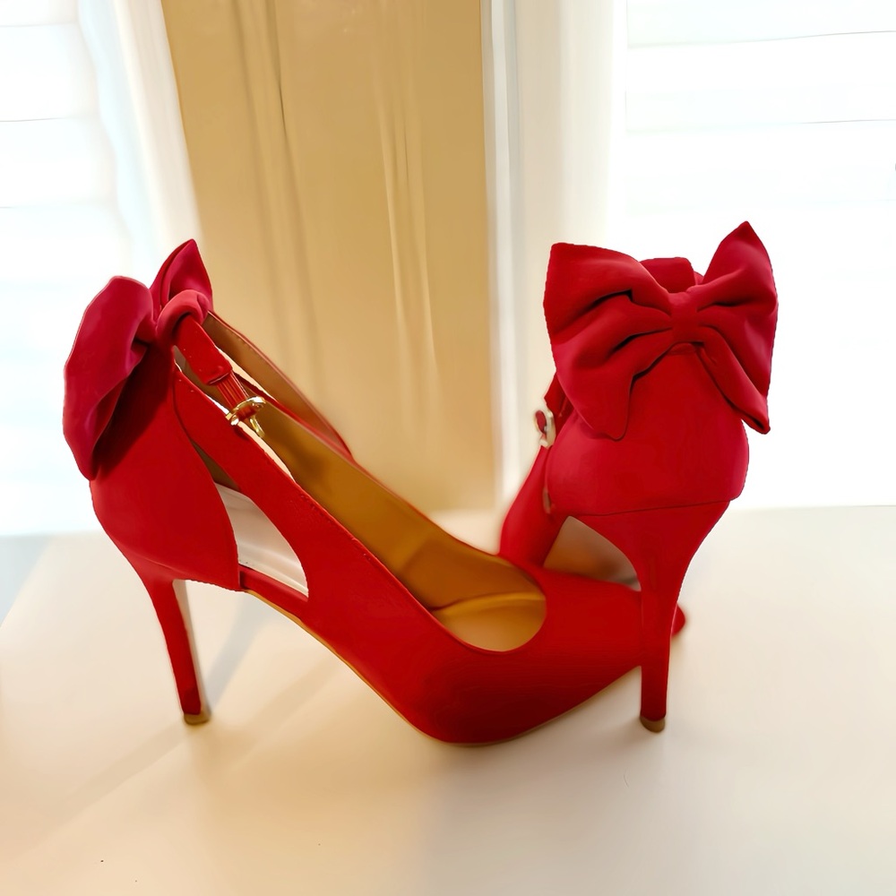 Elegant Red Bow Heels